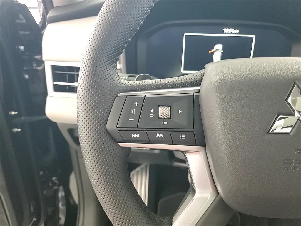 new 2025 Mitsubishi Outlander car, priced at $43,035