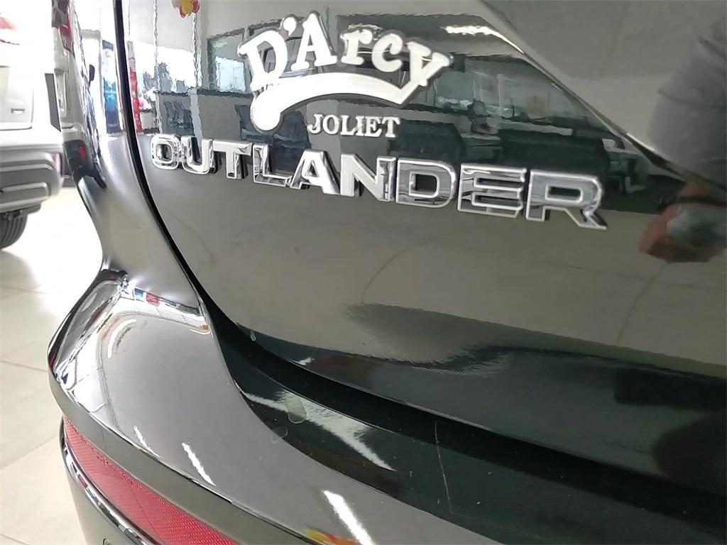 new 2025 Mitsubishi Outlander car, priced at $43,035