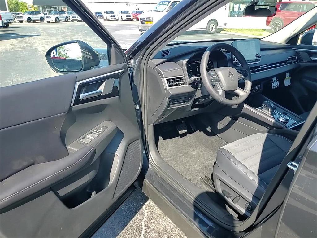 new 2025 Mitsubishi Outlander PHEV car, priced at $45,365