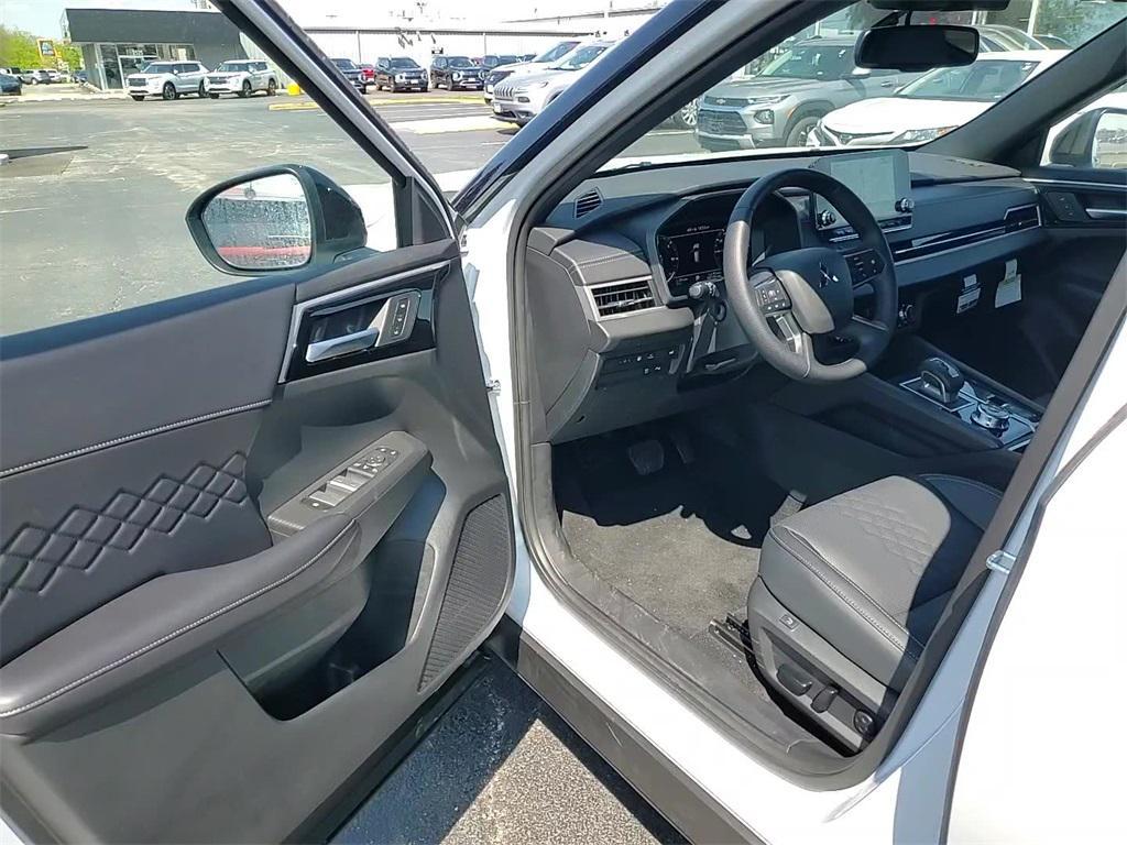 new 2025 Mitsubishi Outlander PHEV car, priced at $48,905