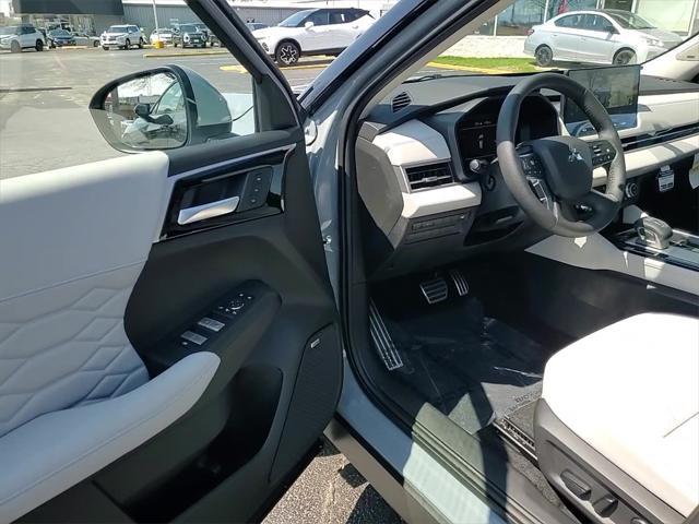new 2025 Mitsubishi Outlander car, priced at $39,080