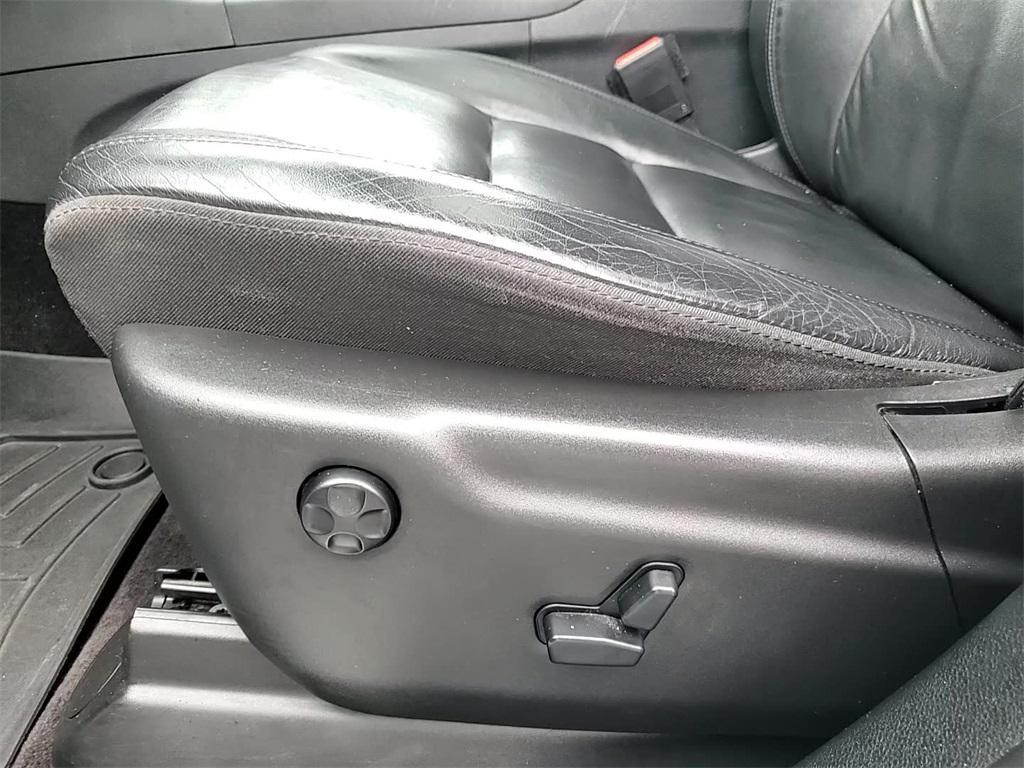 used 2018 Jeep Grand Cherokee car, priced at $15,979