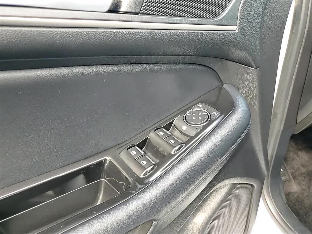 used 2018 Ford Edge car, priced at $13,900