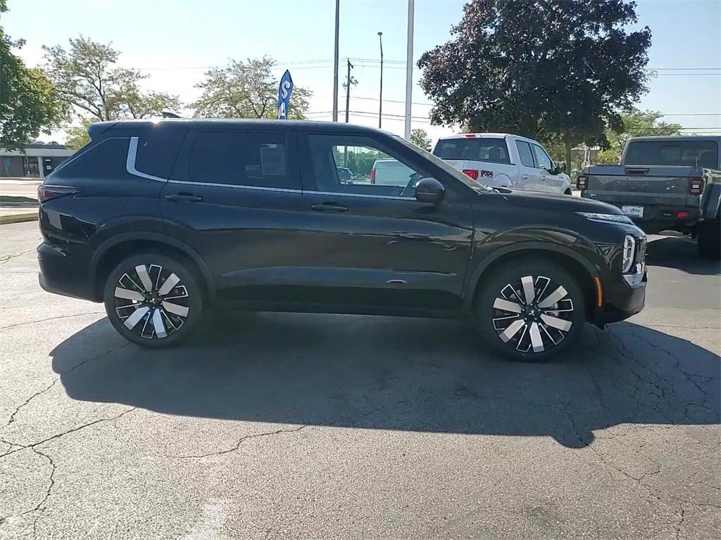 new 2025 Mitsubishi Outlander car