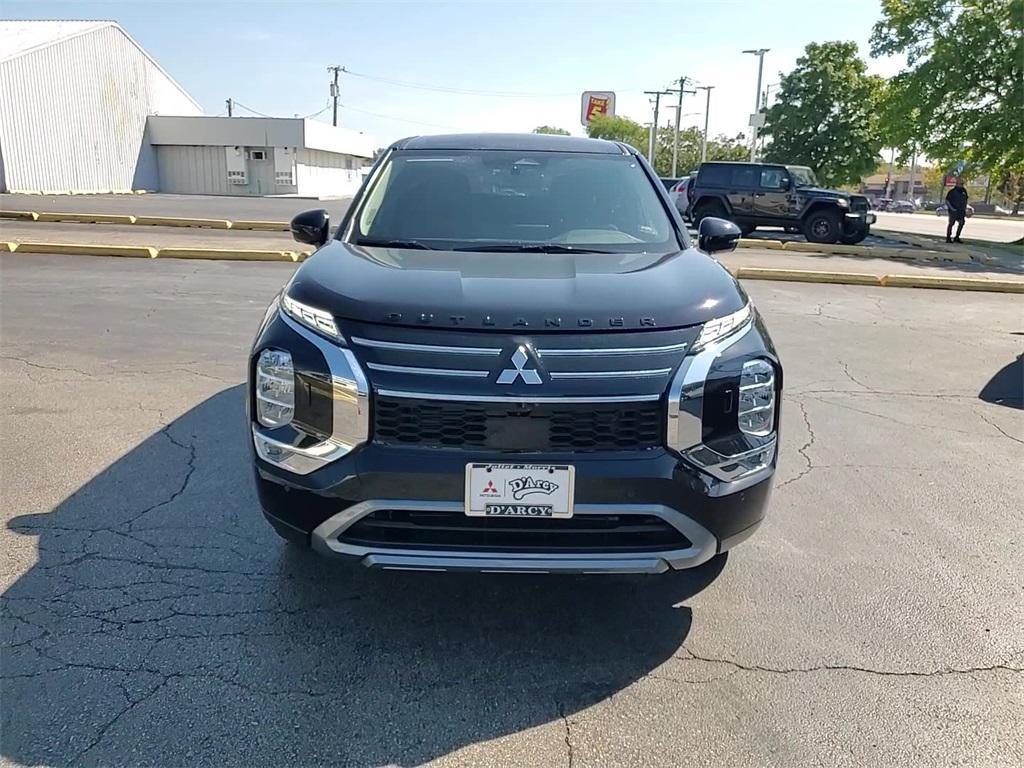 new 2025 Mitsubishi Outlander car