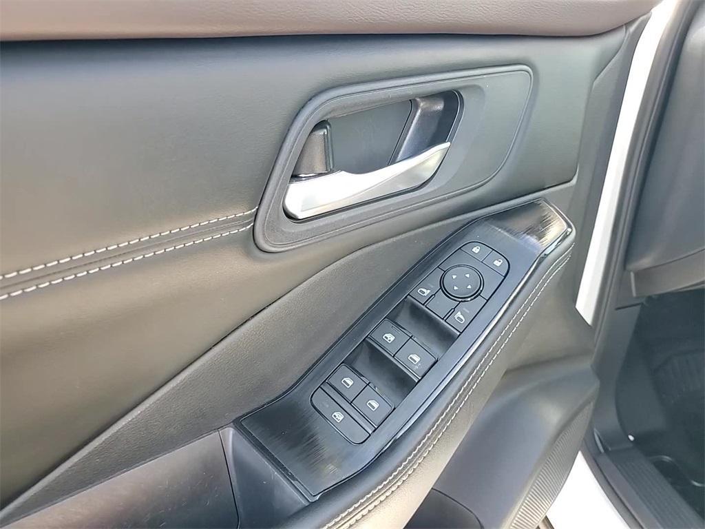 used 2023 Nissan Rogue car, priced at $24,979