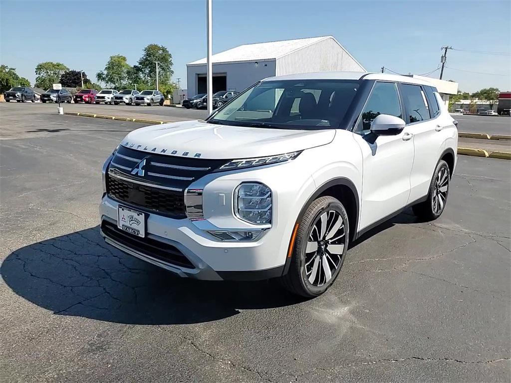 new 2025 Mitsubishi Outlander car