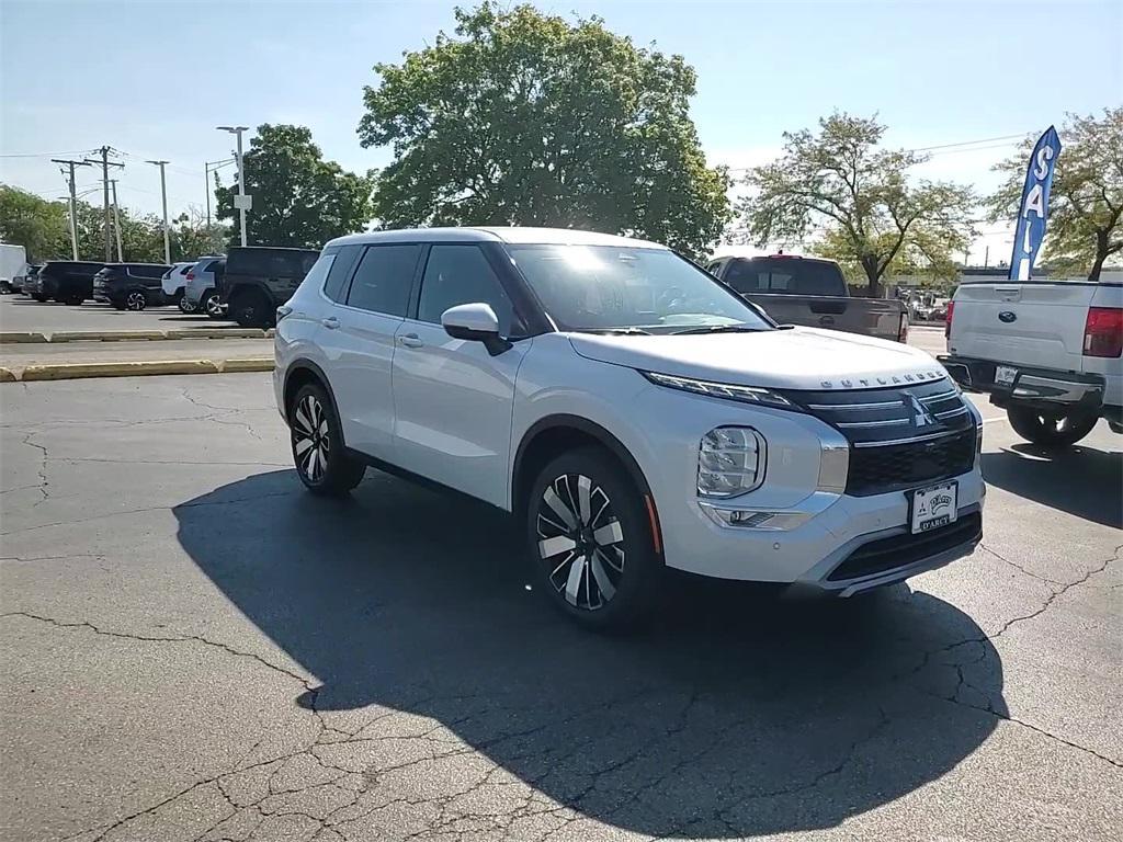 new 2025 Mitsubishi Outlander car