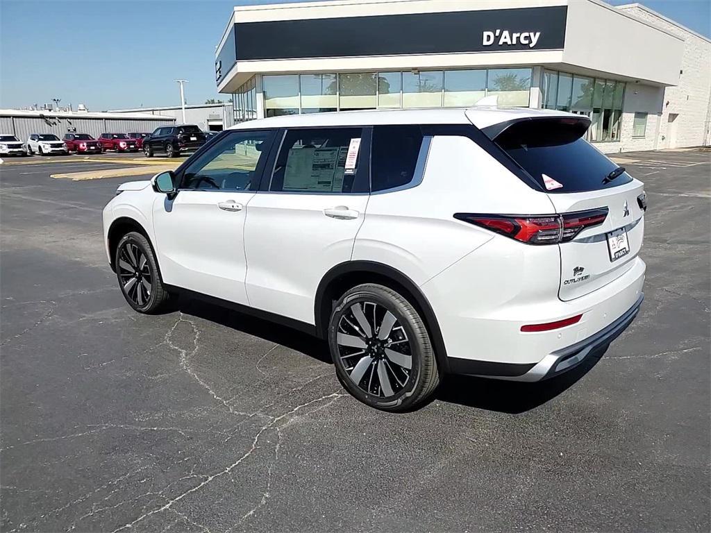 new 2025 Mitsubishi Outlander car