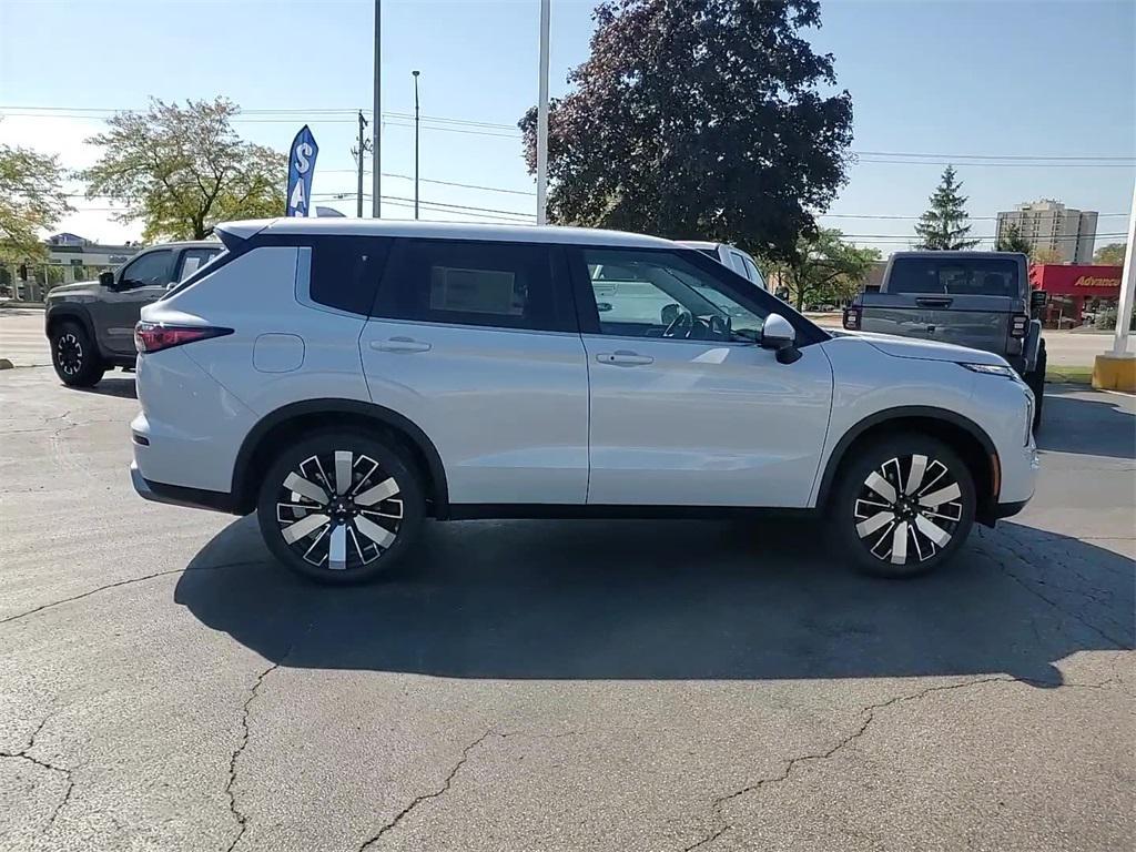 new 2025 Mitsubishi Outlander car