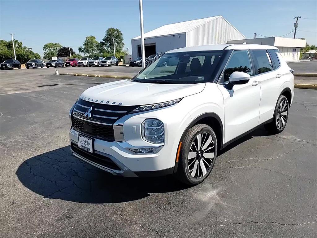 new 2025 Mitsubishi Outlander car