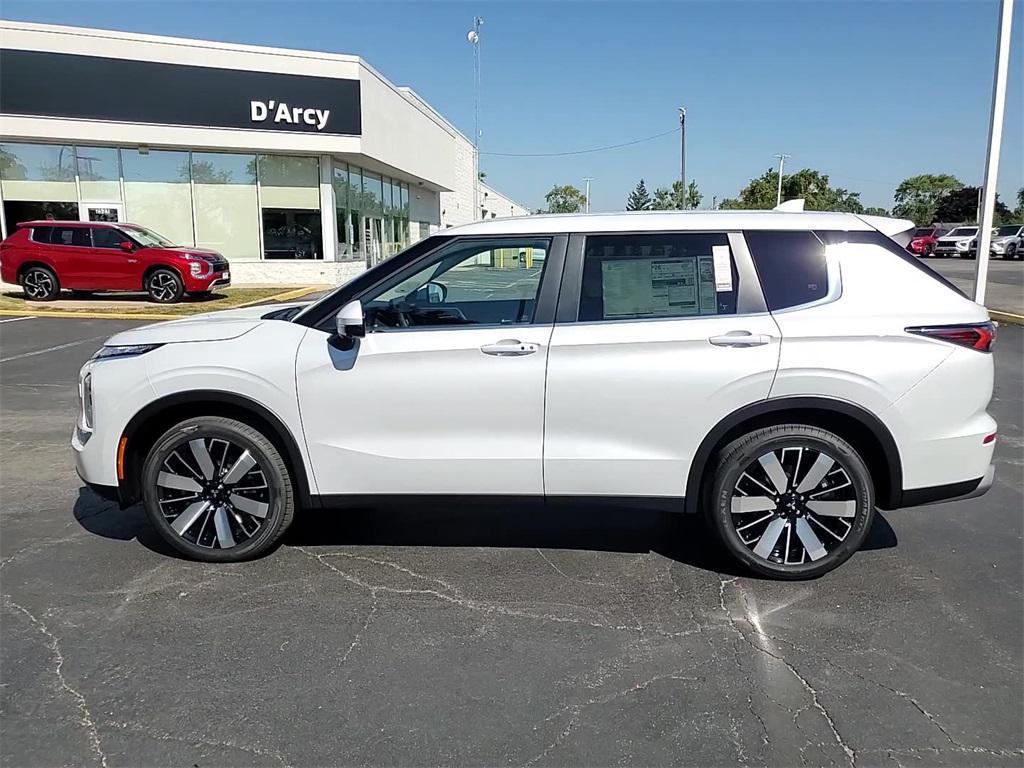 new 2025 Mitsubishi Outlander car