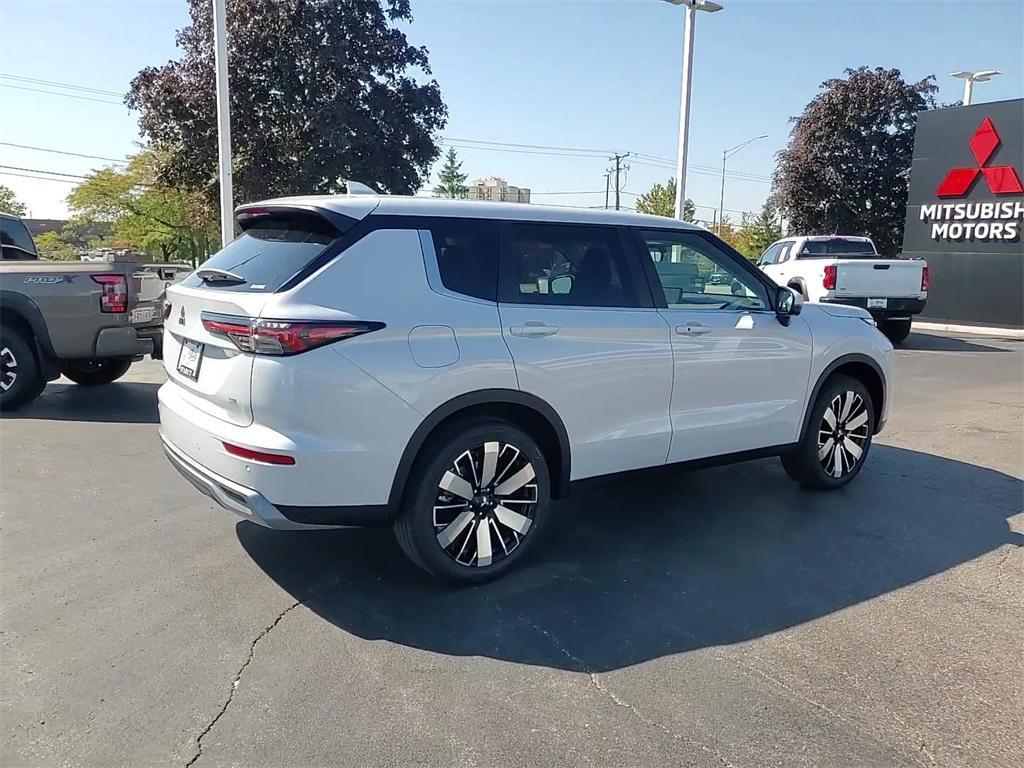 new 2025 Mitsubishi Outlander car