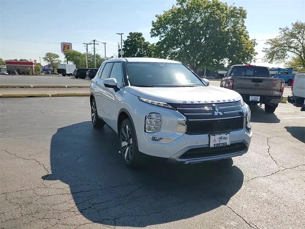 new 2025 Mitsubishi Outlander car