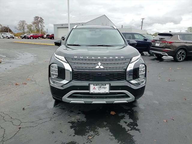 new 2024 Mitsubishi Outlander car, priced at $34,405