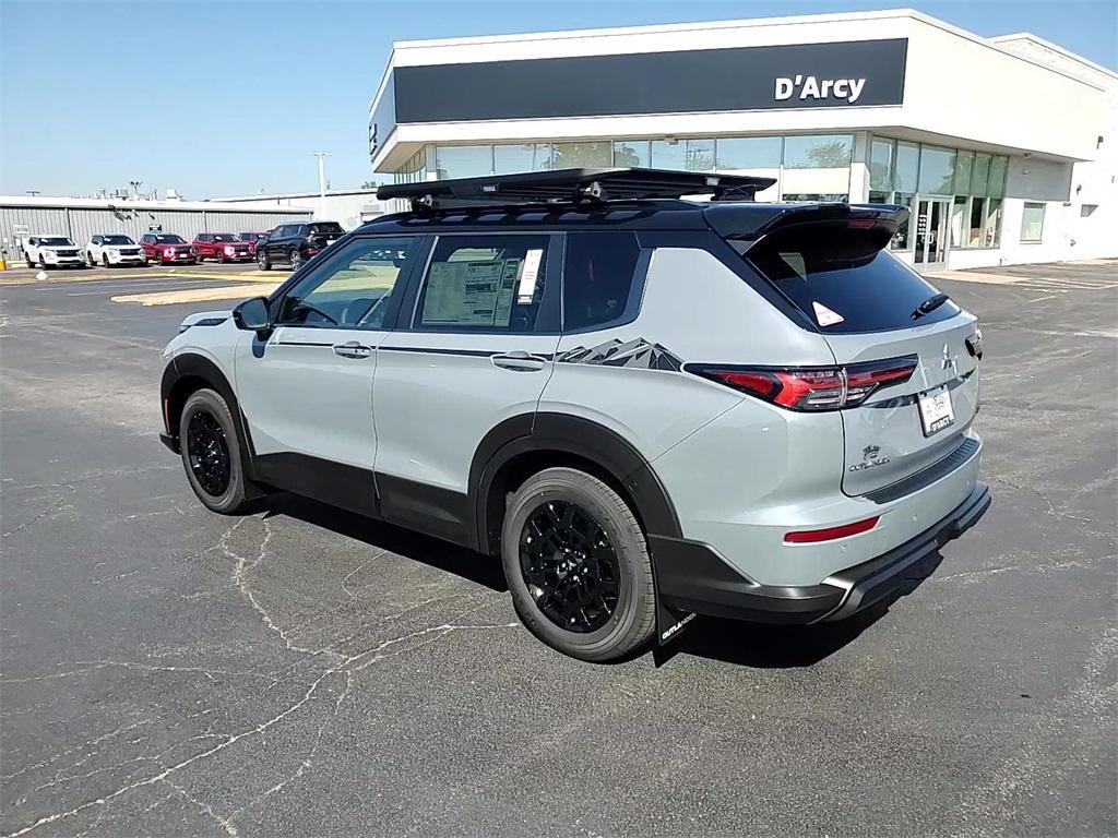 new 2025 Mitsubishi Outlander car