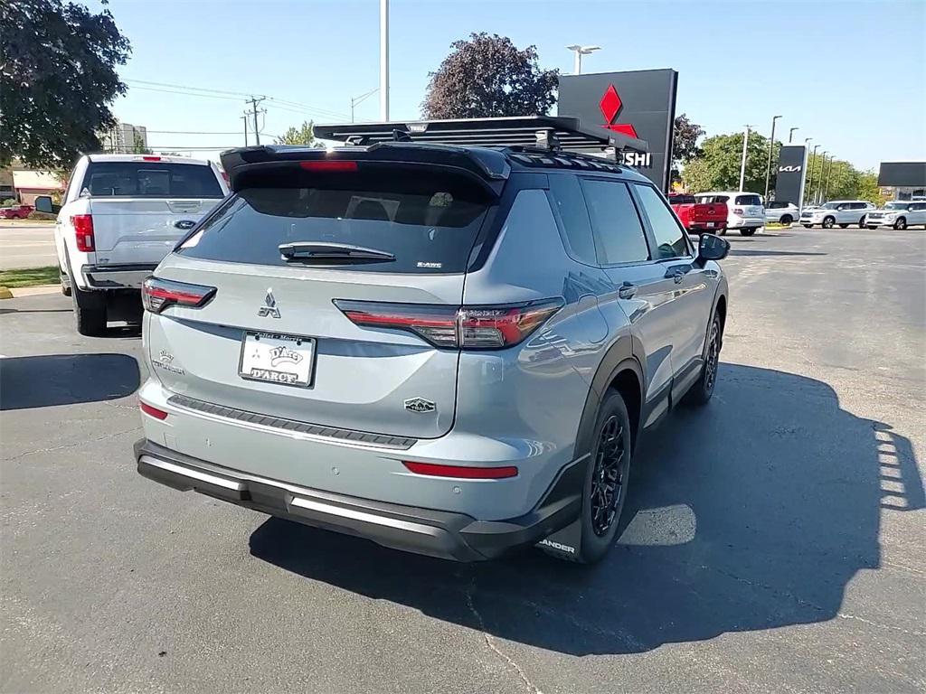 new 2025 Mitsubishi Outlander car