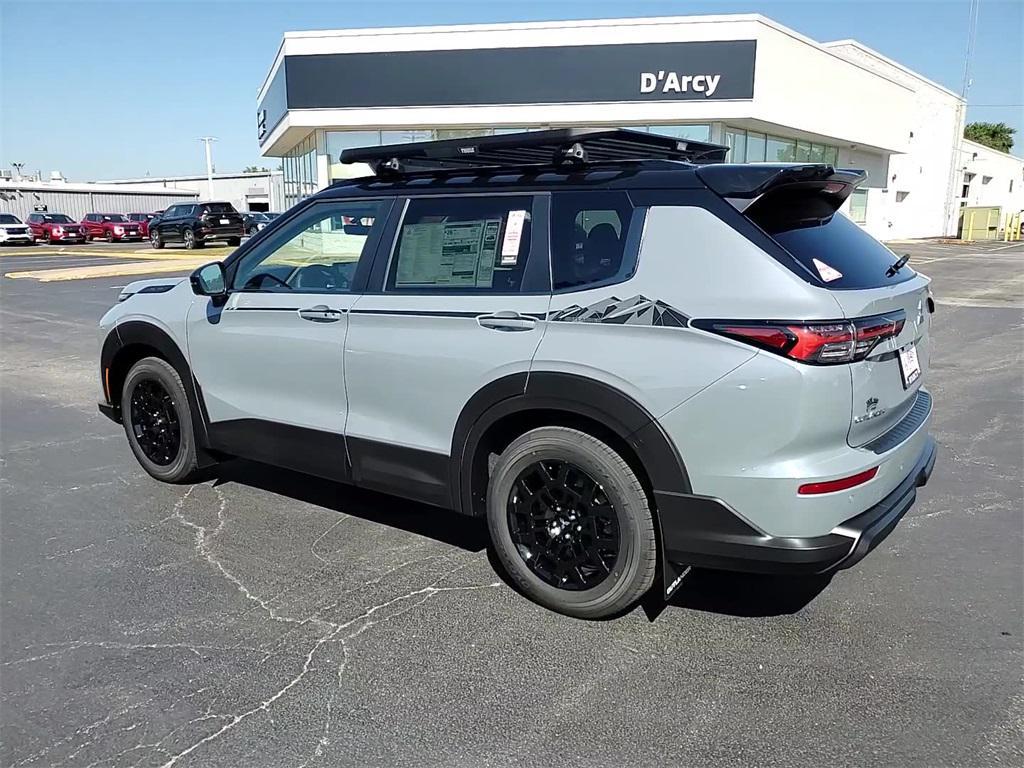 new 2025 Mitsubishi Outlander car