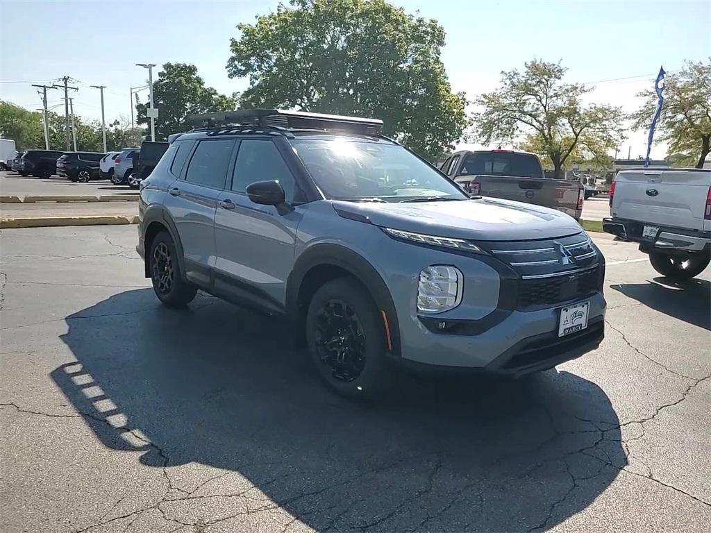 new 2025 Mitsubishi Outlander car