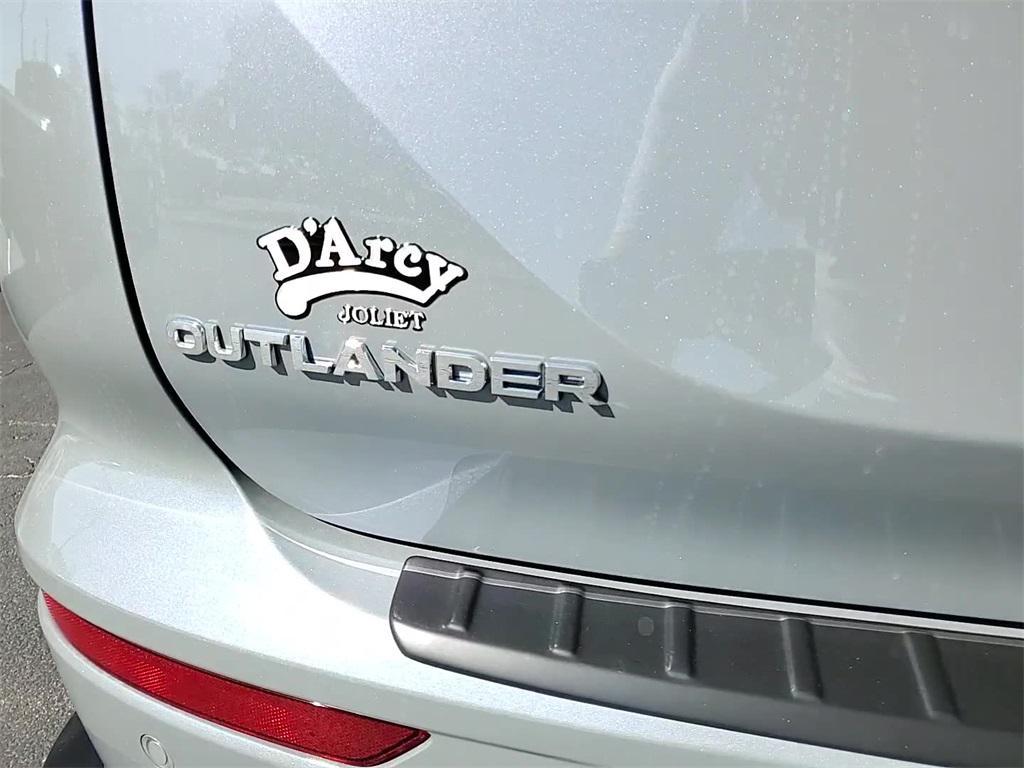 new 2025 Mitsubishi Outlander car