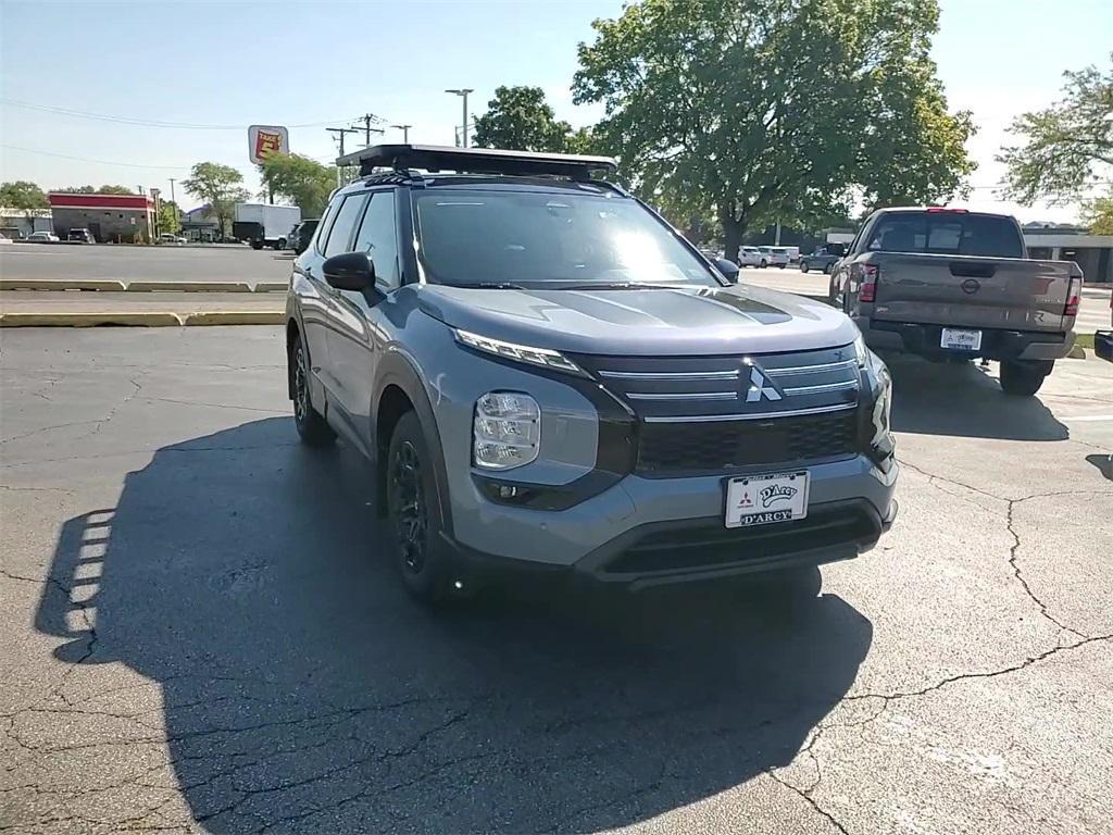 new 2025 Mitsubishi Outlander car