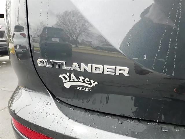 new 2025 Mitsubishi Outlander car, priced at $42,285