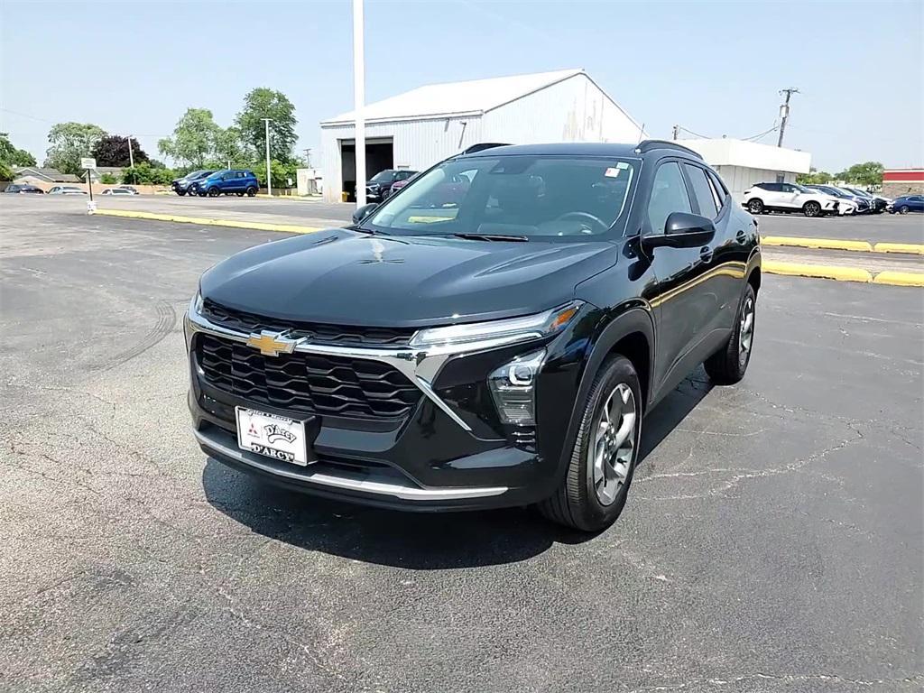 used 2024 Chevrolet Trax car, priced at $19,742