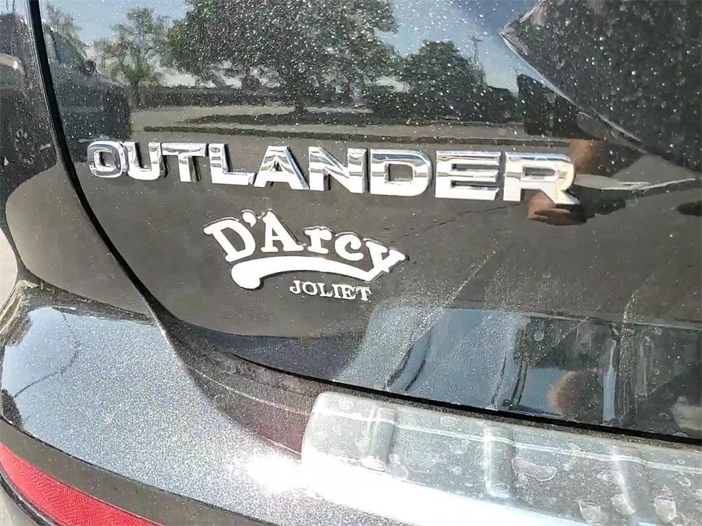 new 2025 Mitsubishi Outlander car