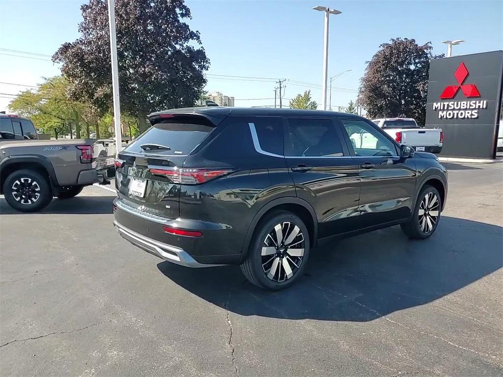 new 2025 Mitsubishi Outlander car
