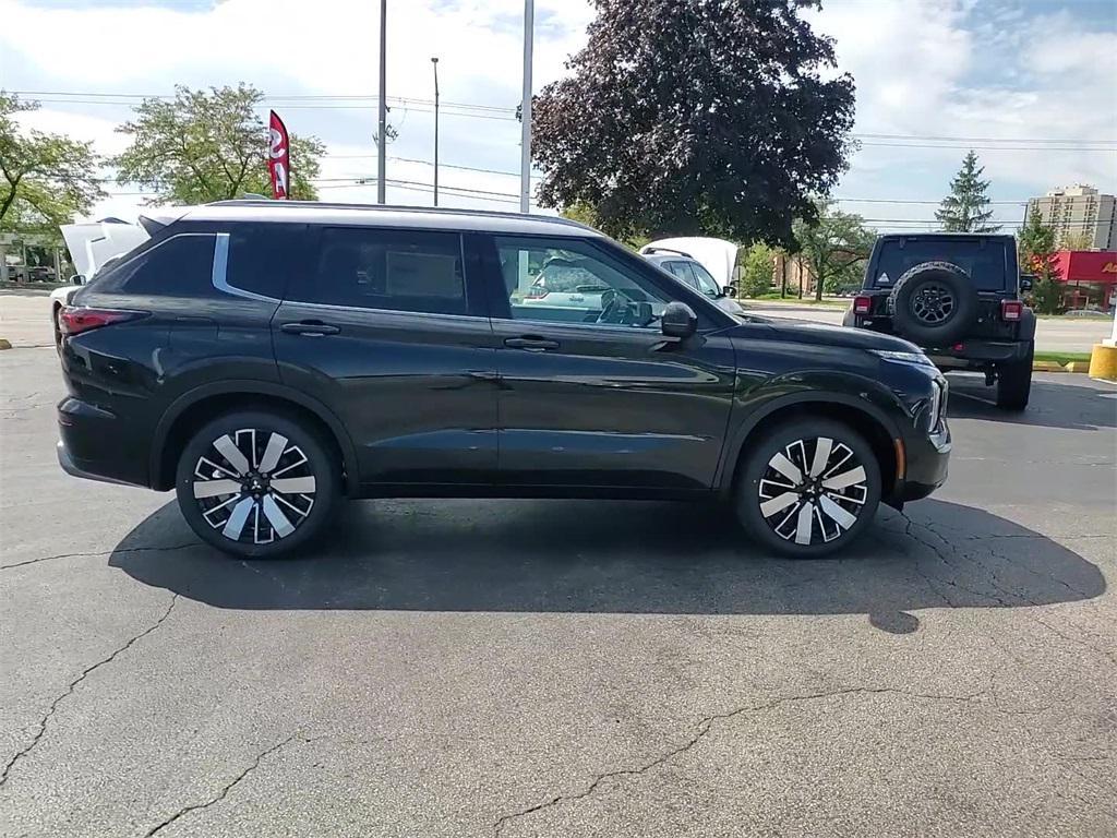 new 2025 Mitsubishi Outlander car