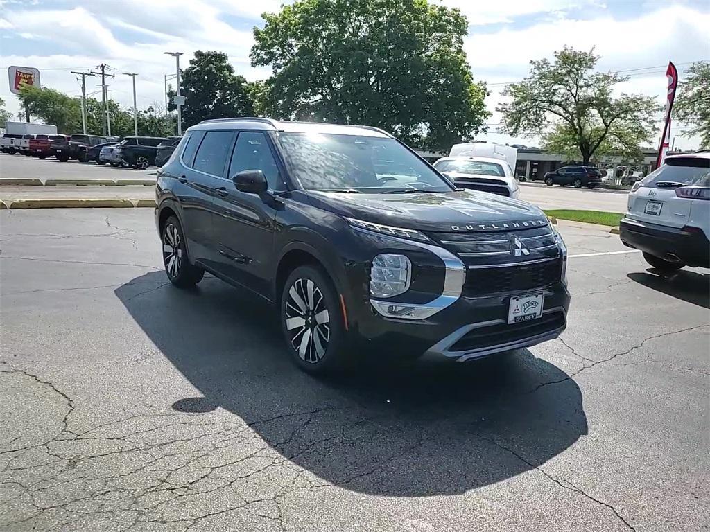 new 2025 Mitsubishi Outlander car