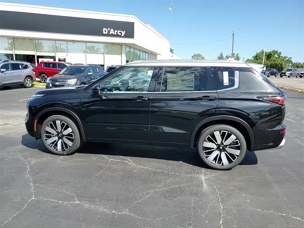 new 2025 Mitsubishi Outlander car