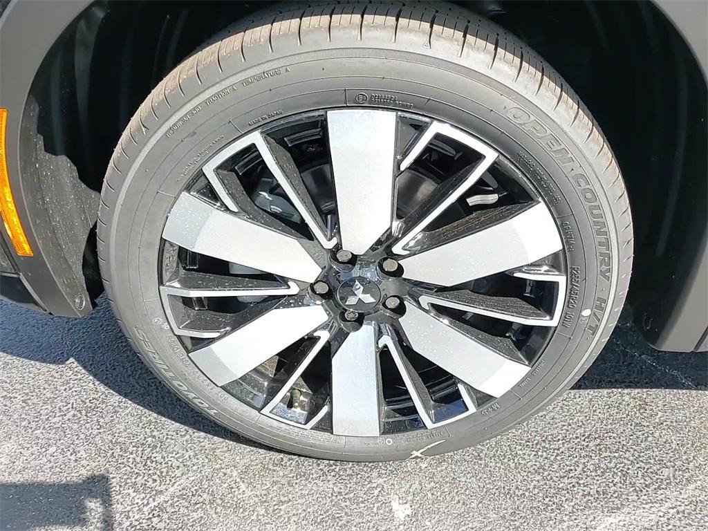 new 2025 Mitsubishi Outlander car