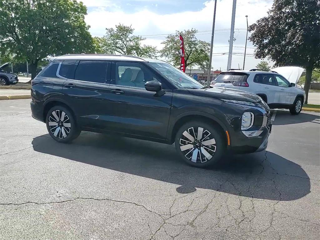 new 2025 Mitsubishi Outlander car
