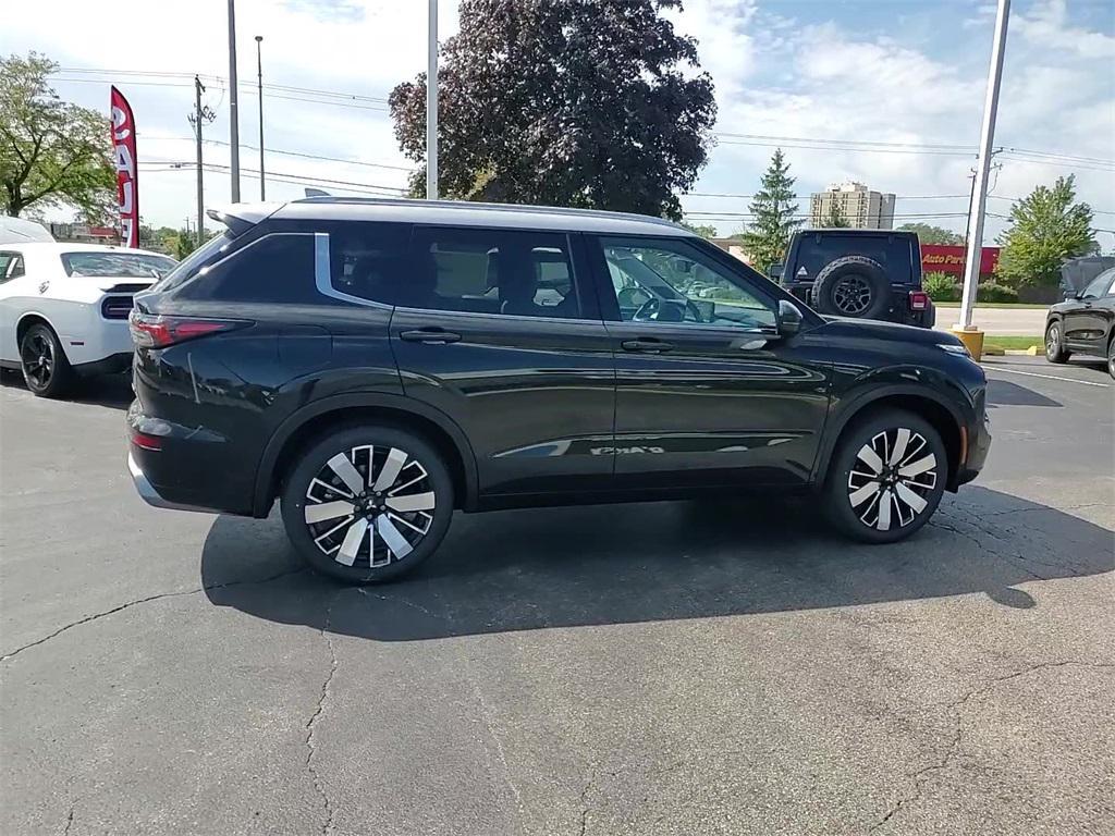 new 2025 Mitsubishi Outlander car