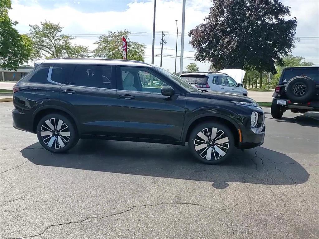 new 2025 Mitsubishi Outlander car