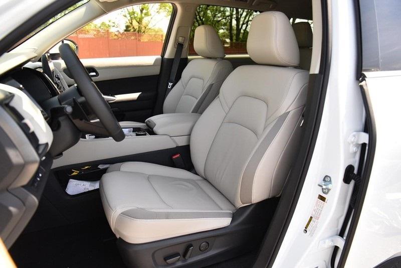 new 2025 Nissan Pathfinder car, priced at $45,549
