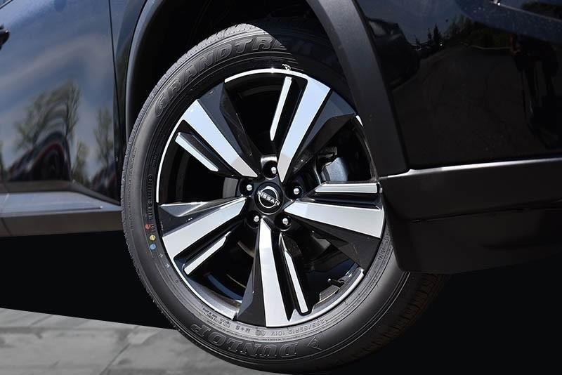 new 2025 Nissan Rogue car, priced at $39,162