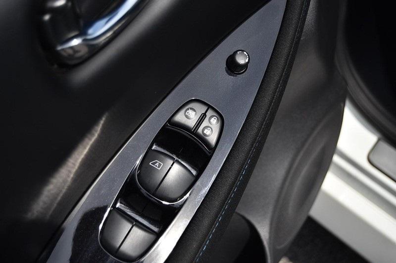 used 2024 Nissan Leaf car, priced at $17,883