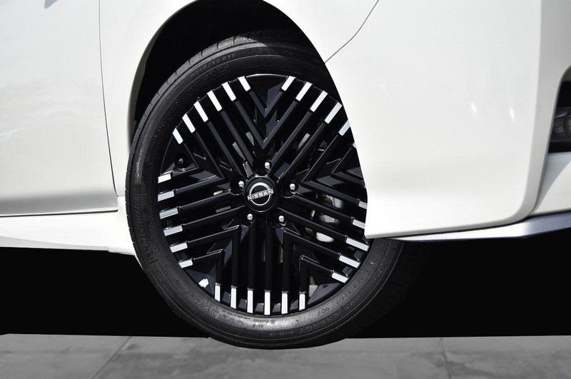 used 2024 Nissan Leaf car, priced at $17,883