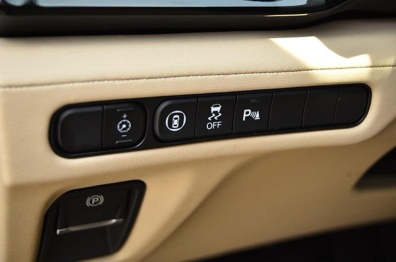 used 2023 Acura MDX car, priced at $40,966