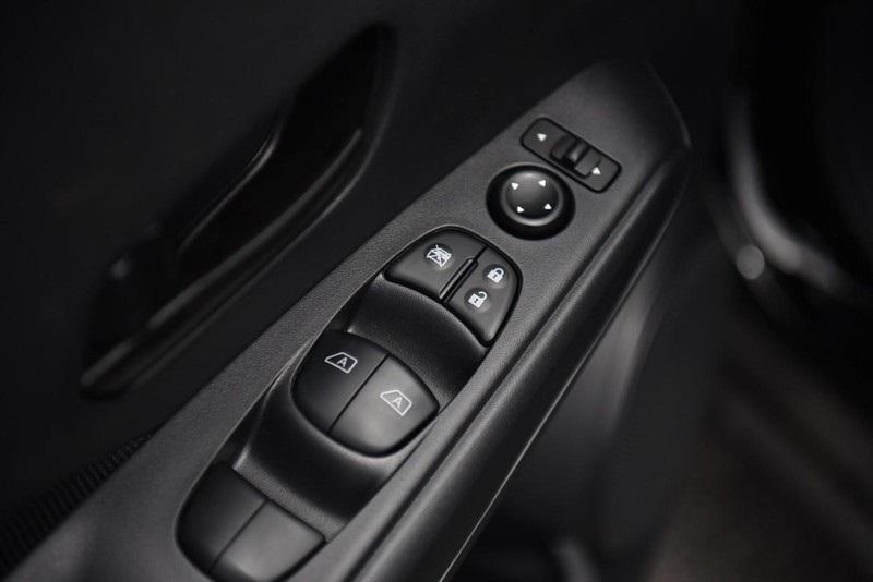 new 2025 Nissan Kicks Play car, priced at $23,760