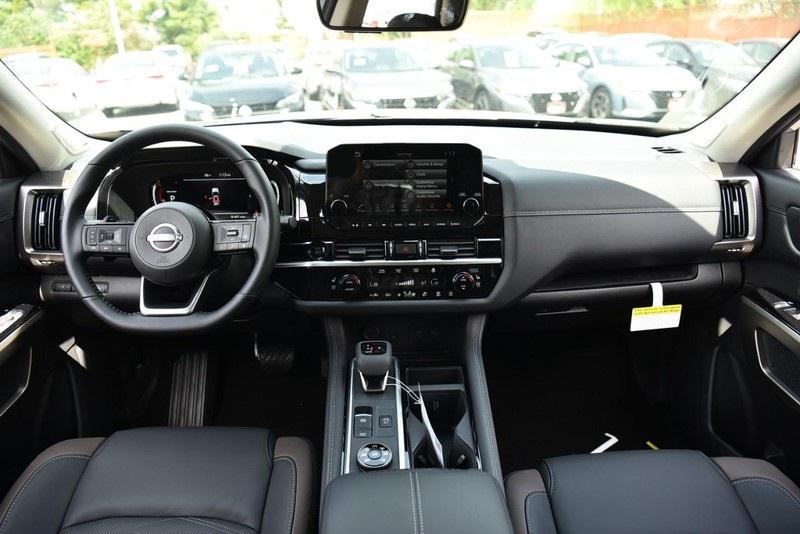 new 2025 Nissan Pathfinder car, priced at $53,361