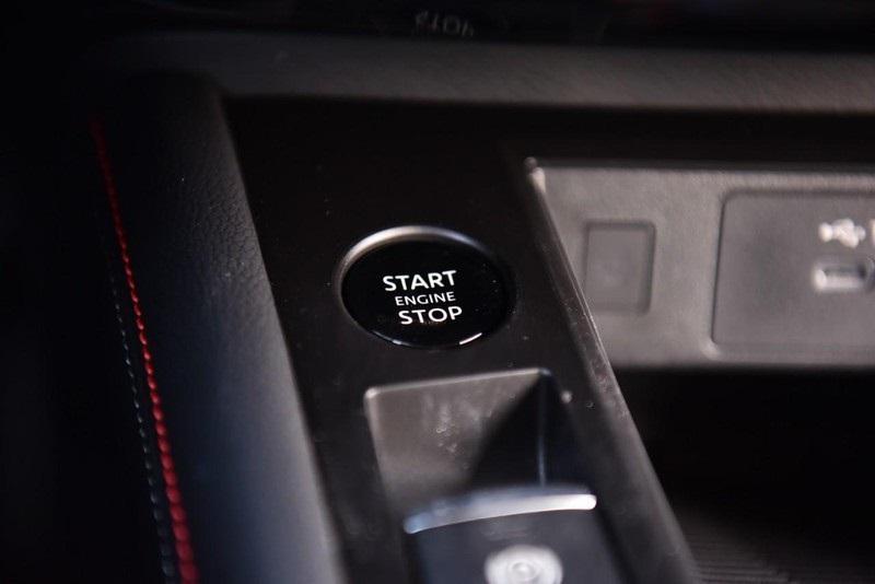 new 2025 Nissan Kicks car, priced at $30,675