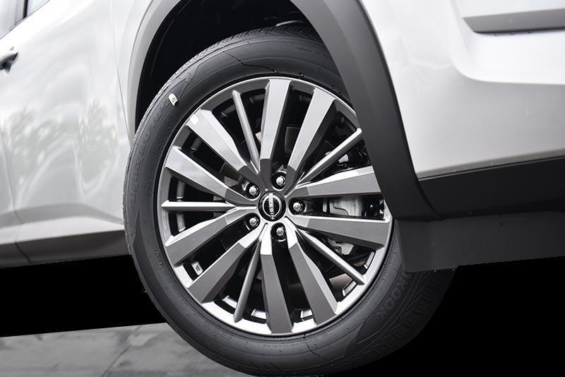 new 2025 Nissan Pathfinder car, priced at $43,355