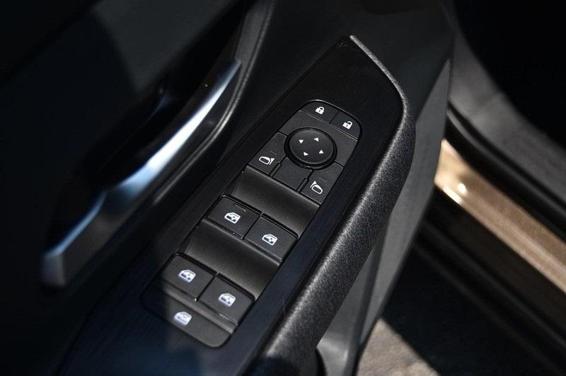 new 2025 Nissan Kicks car, priced at $26,560