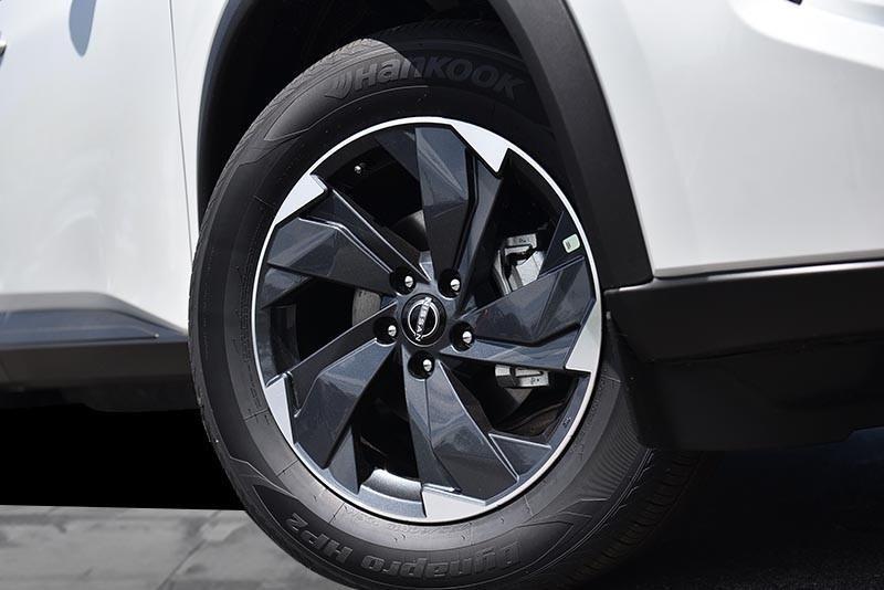 new 2025 Nissan Rogue car, priced at $32,085