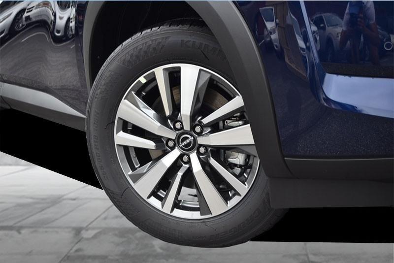 new 2025 Nissan Pathfinder car, priced at $45,785