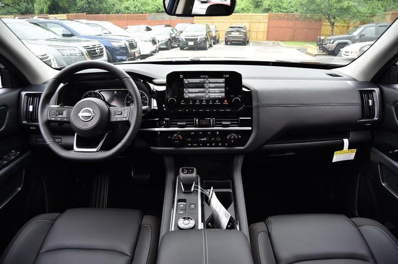 new 2025 Nissan Pathfinder car, priced at $45,785