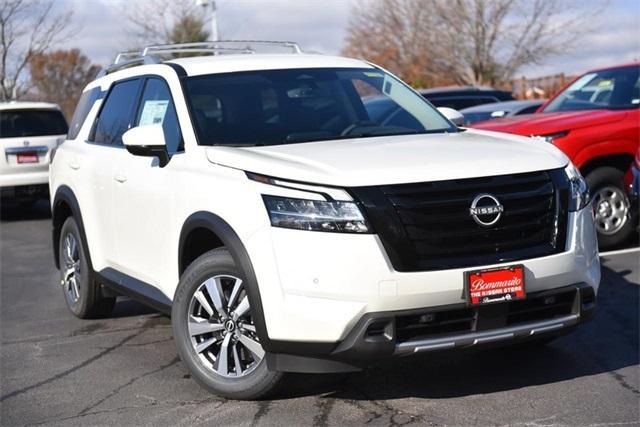 new 2024 Nissan Pathfinder car, priced at $41,998